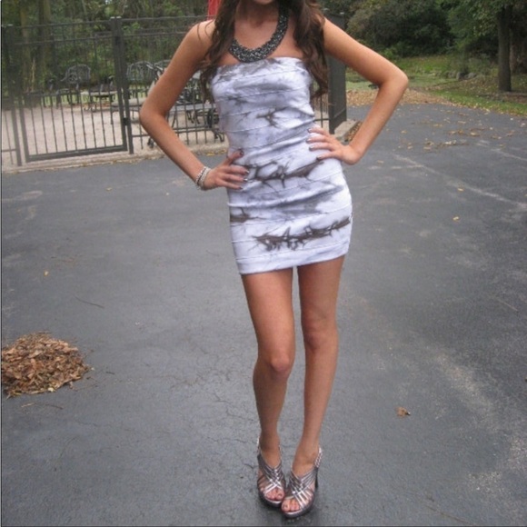 Bebe x Kardashians Strapless Bodycon Mini Dress in Tie Dye Grey Size Medium - Picture 6 of 6